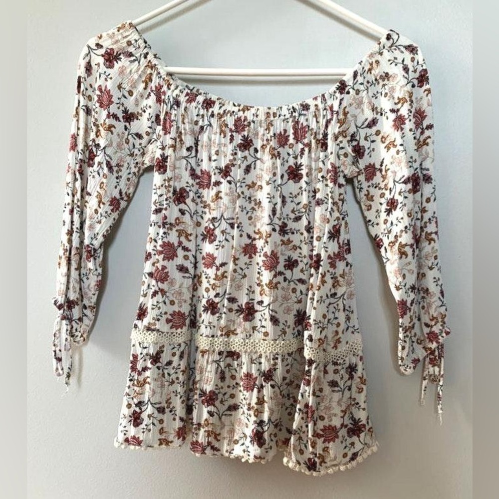 American Eagle Outfitters Floral Top